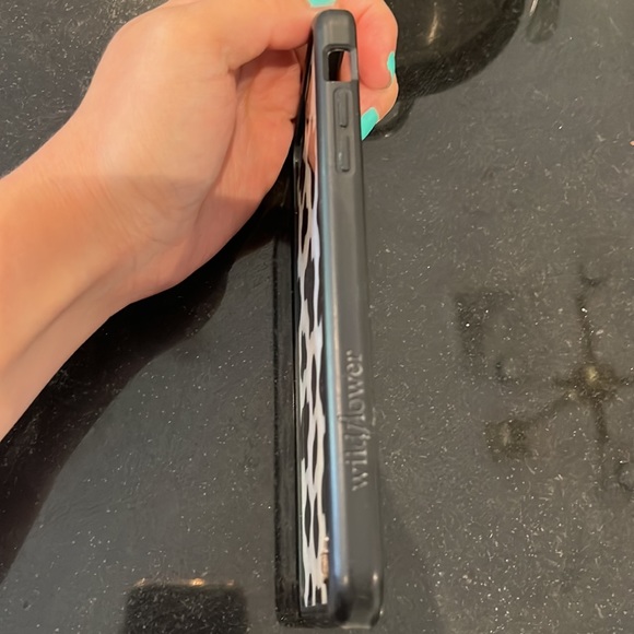 Wildflower iPhone 8 Plus Cow Print Case - Picture 4 of 5